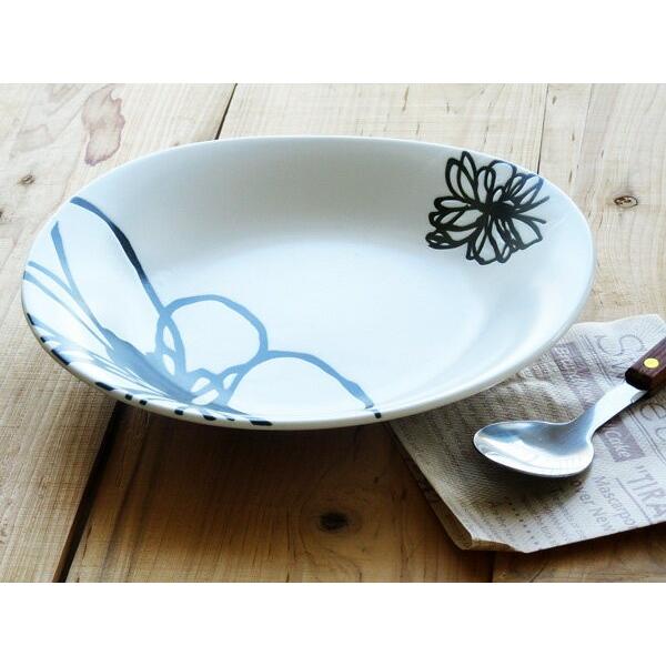 ナデシコ柄 白と黒から選べます。 22.5cm パスタ 美濃焼 ボウル 白い