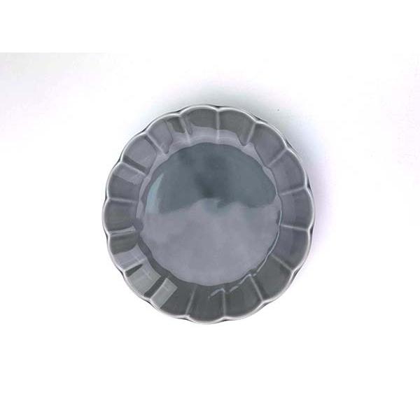 食器 中皿 おしゃれ お花 グレー 16.3cm しのぎ 灰色 プレート 輪花