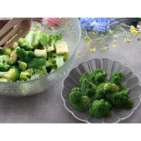 食器 中鉢 おしゃれ お花 グレー 17.5cm しのぎ 490cc 灰色 ボウル