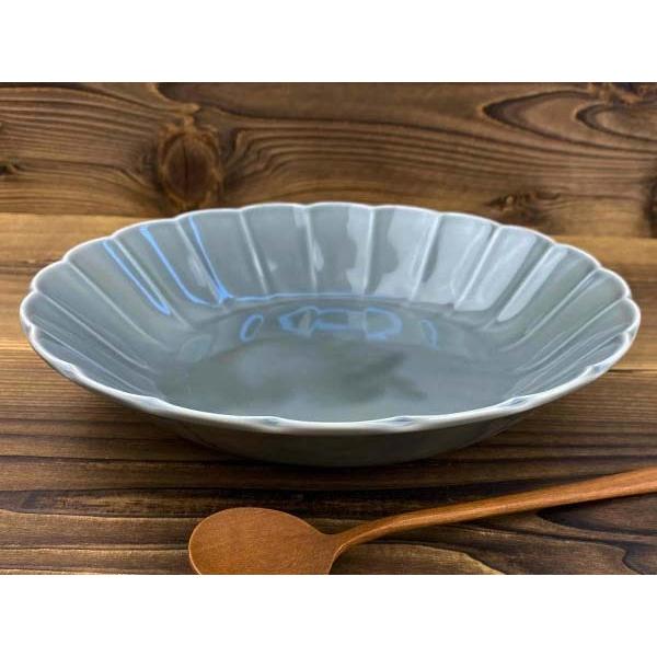 やちむん 大皿 深皿 22cm グレー 食器 大深皿 おしゃれ お花 グレー 23.8cm しのぎ 灰色 ボウル 鉢 大鉢