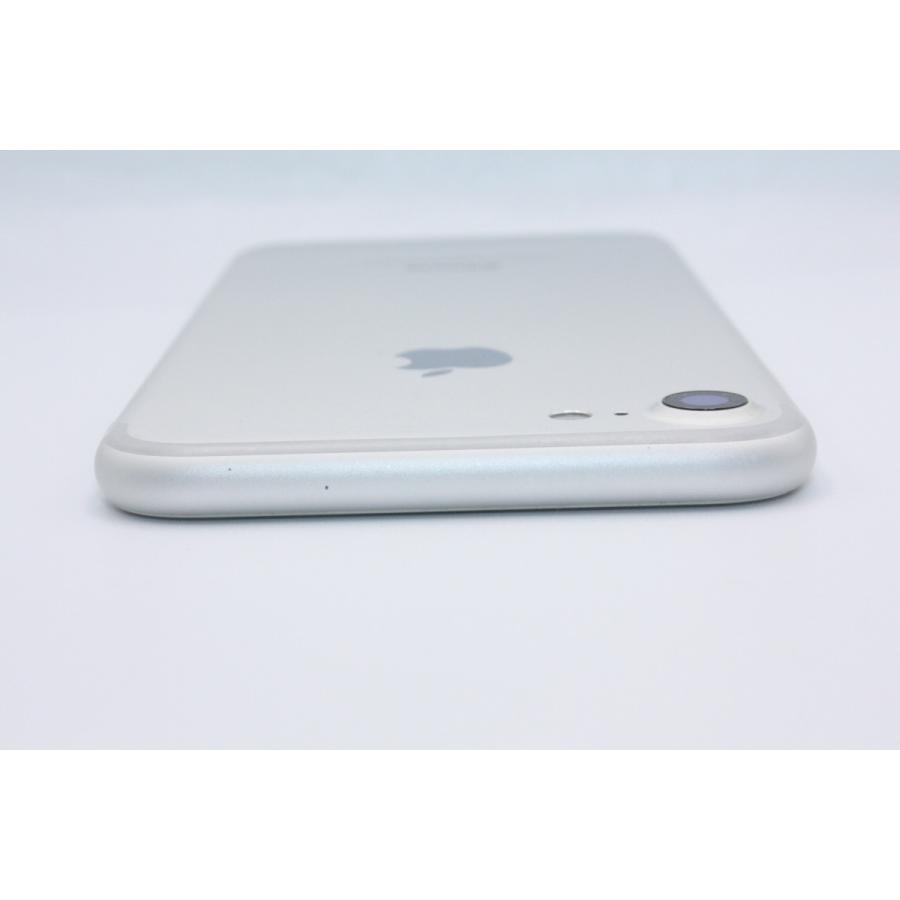 iPhone 7 iPhone7 32GB SIMロック解除済み シルバー Bランク