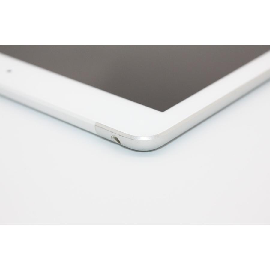 iPad iPad第6世代 32GB Wi-Fi+Cellularモデル Silver SIMフリー B