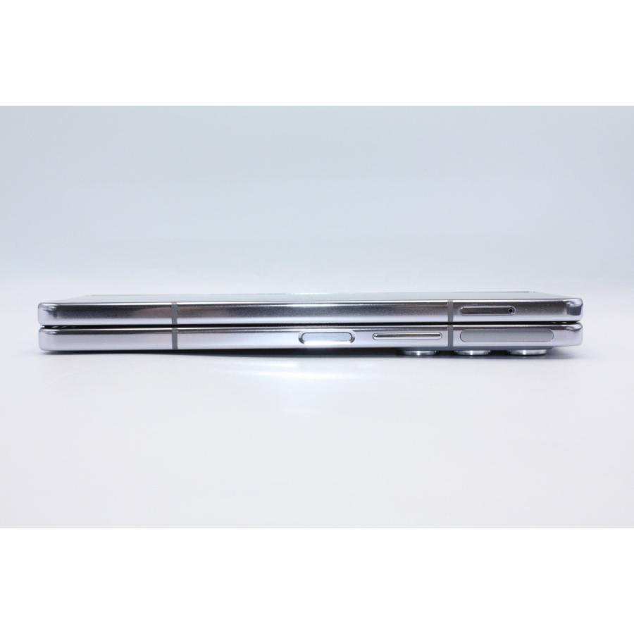 美品 Galaxy Z Fold5 SCG22 256GB アイシーブルー SIMフリー Aランクの画像