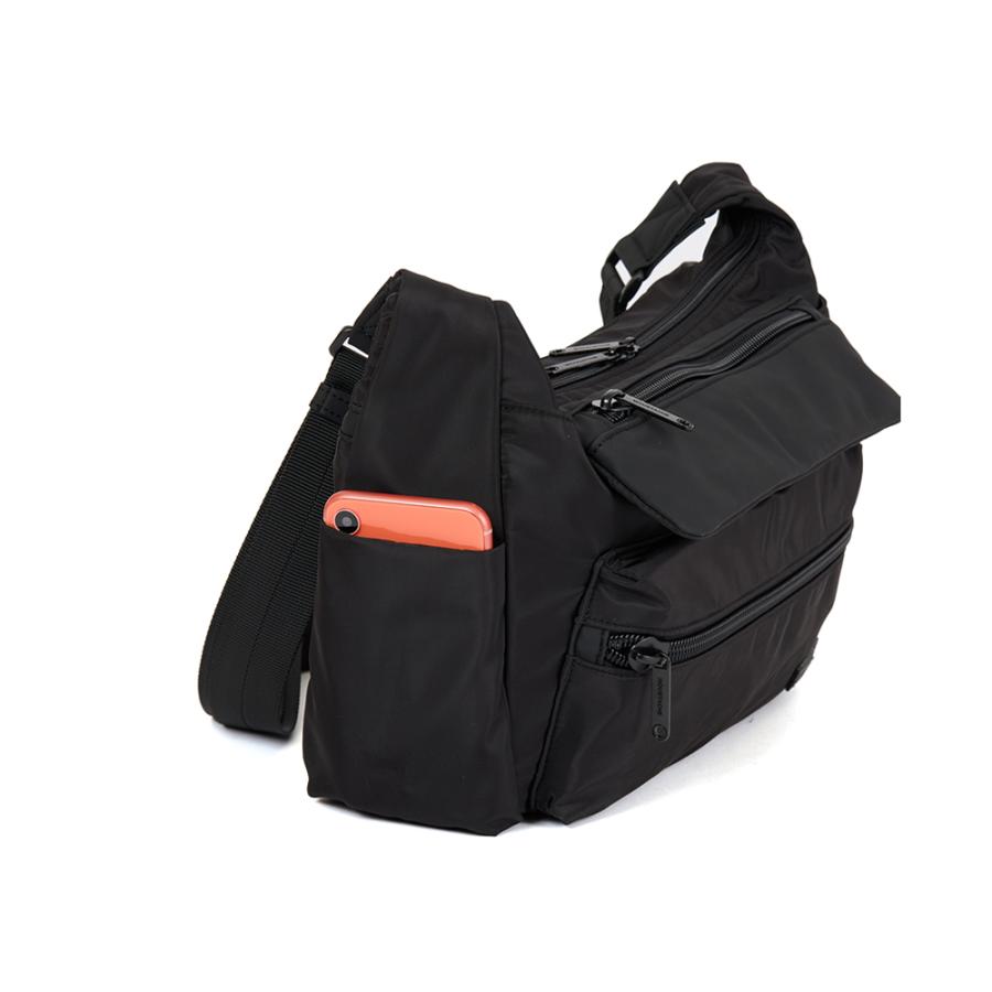 MOUSTACHE（ムスタッシュ） ショルダーバッグ メッセンジャーバッグ A4