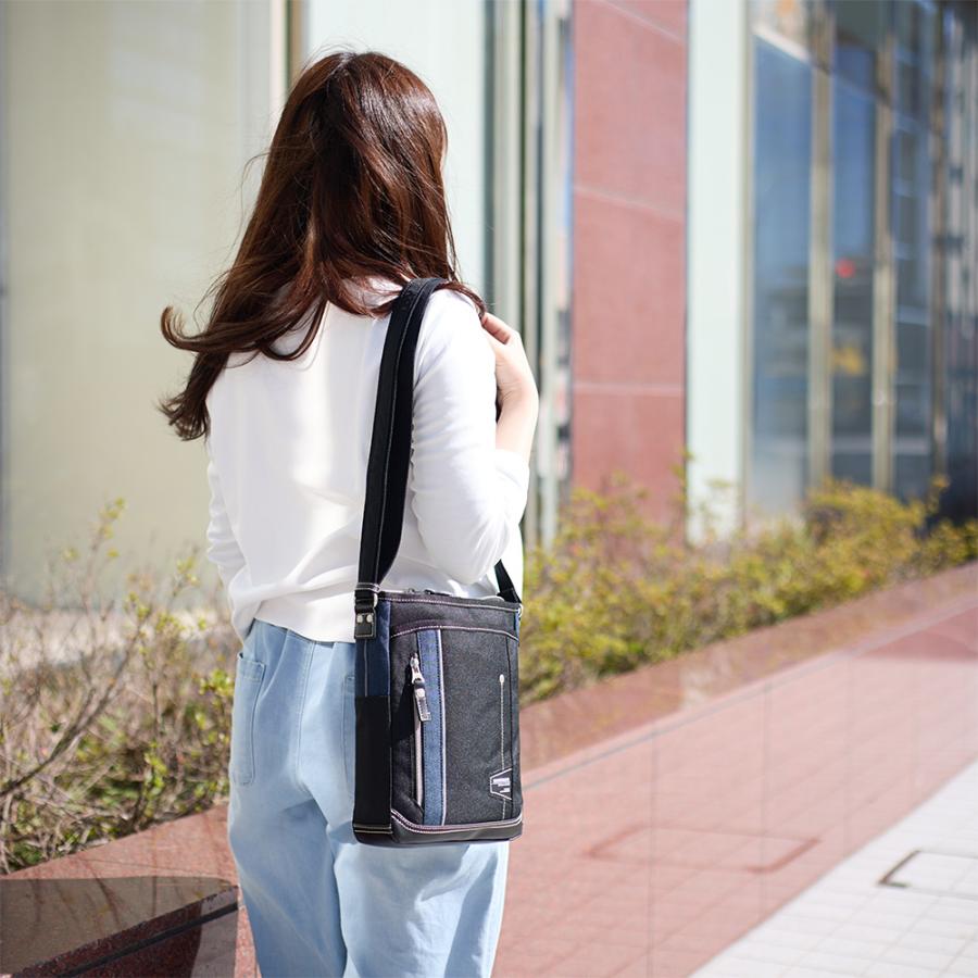 MOUSTACHE ショルダーバッグ 縦型 ムスタッシュ B5 メンズ MOUSTACHE ショルダーバッグ 縦型 ムスタッシュ B5 メンズ
