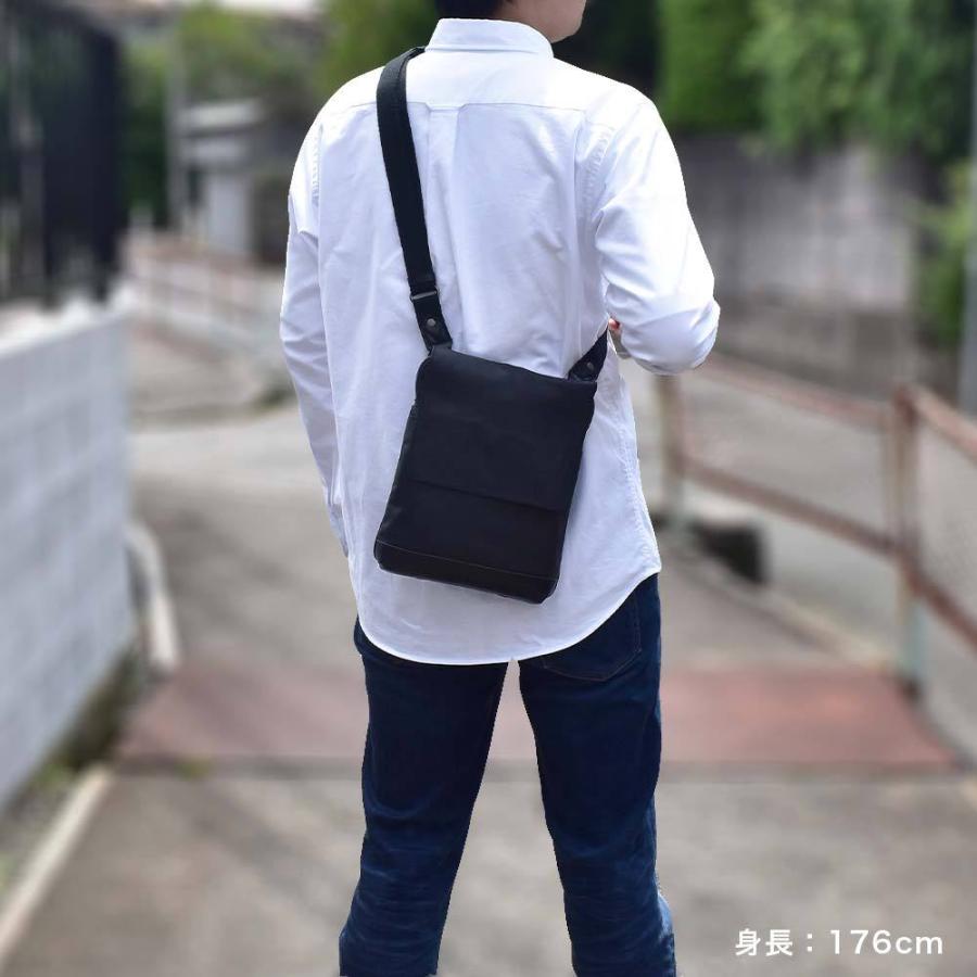 MOUSTACHE（ムスタッシュ） DOUBLES ダブルス ショルダーバッグ 本革