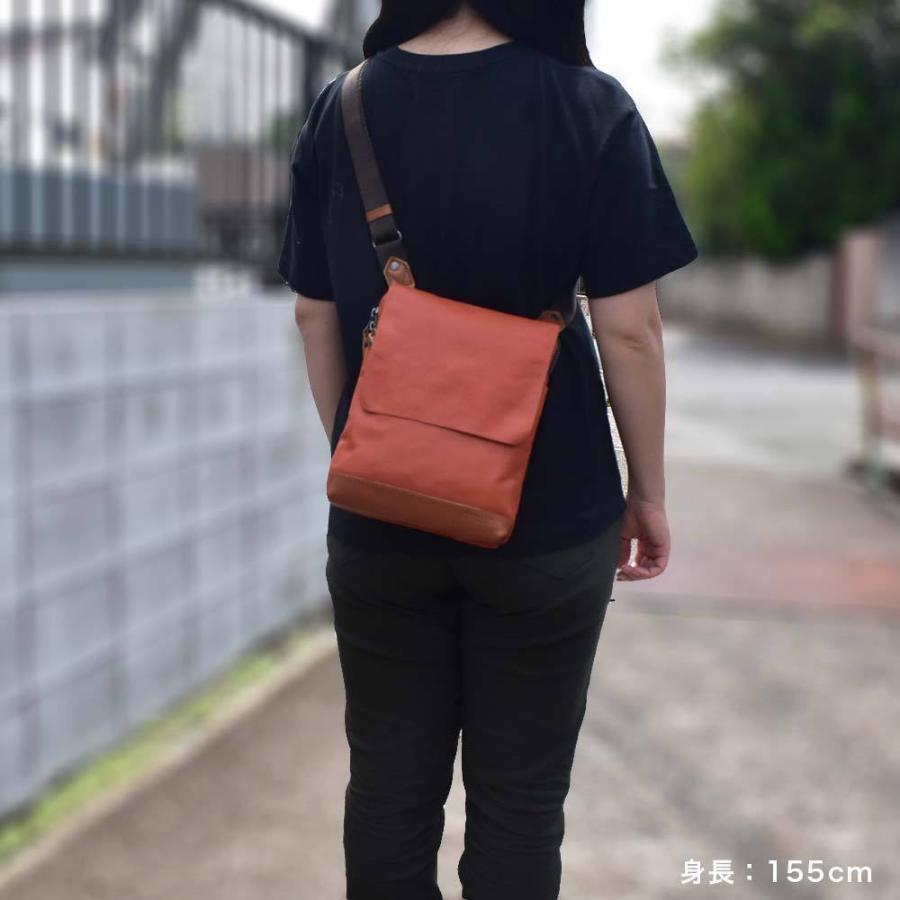 MOUSTACHE（ムスタッシュ） DOUBLES ダブルス ショルダーバッグ 本革 