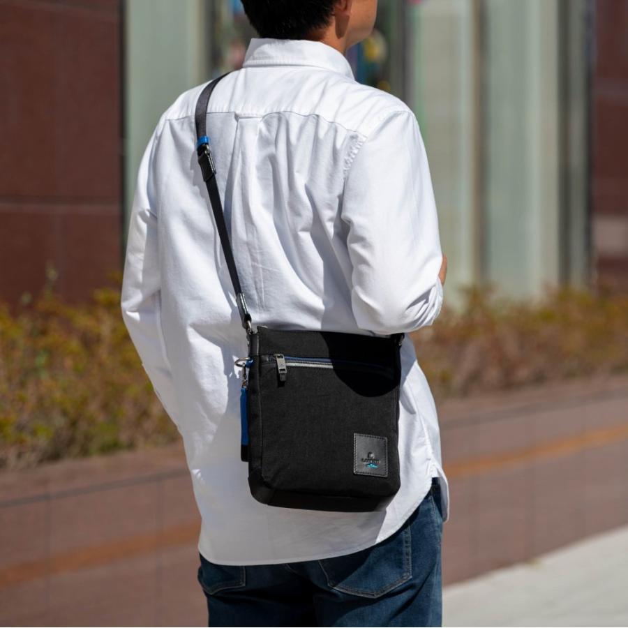 LANVIN en Bleu ランバン オン ブルー ショルダーバッグ B5 LANVIN en Bleu ランバン オン ブルー ショルダーバッグ B5