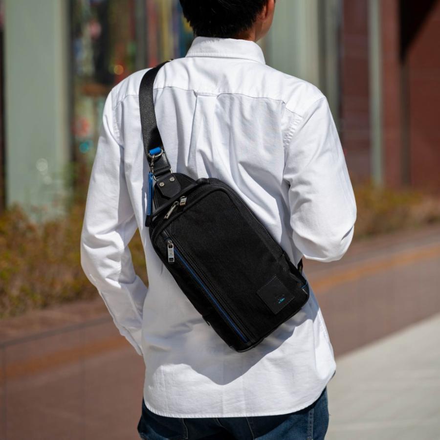 LANVIN en Bleu ランバン オン ブルー ボディバック リール 大 LANVIN en Bleu ランバン オン ブルー ボディバック リール 大