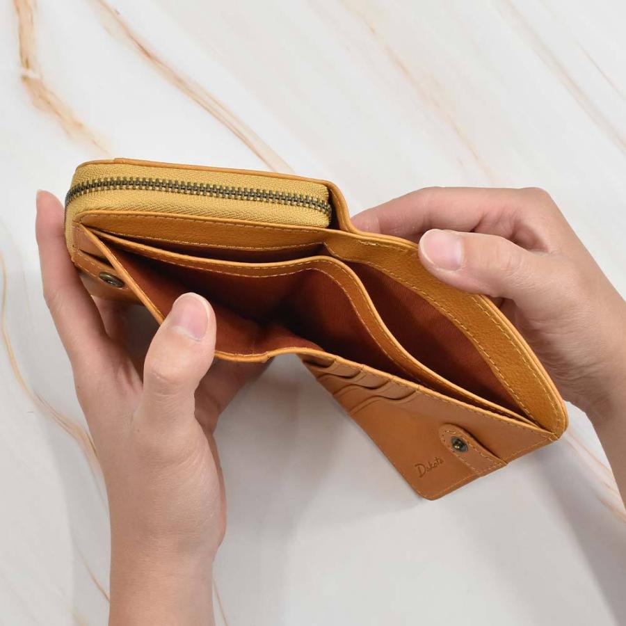 未使用品♡ダコタ　アニマーレ　二つ折り　財布　レザー　ファスナー Dakota ダコタ 財布 二つ折り財布 レディース ブランド