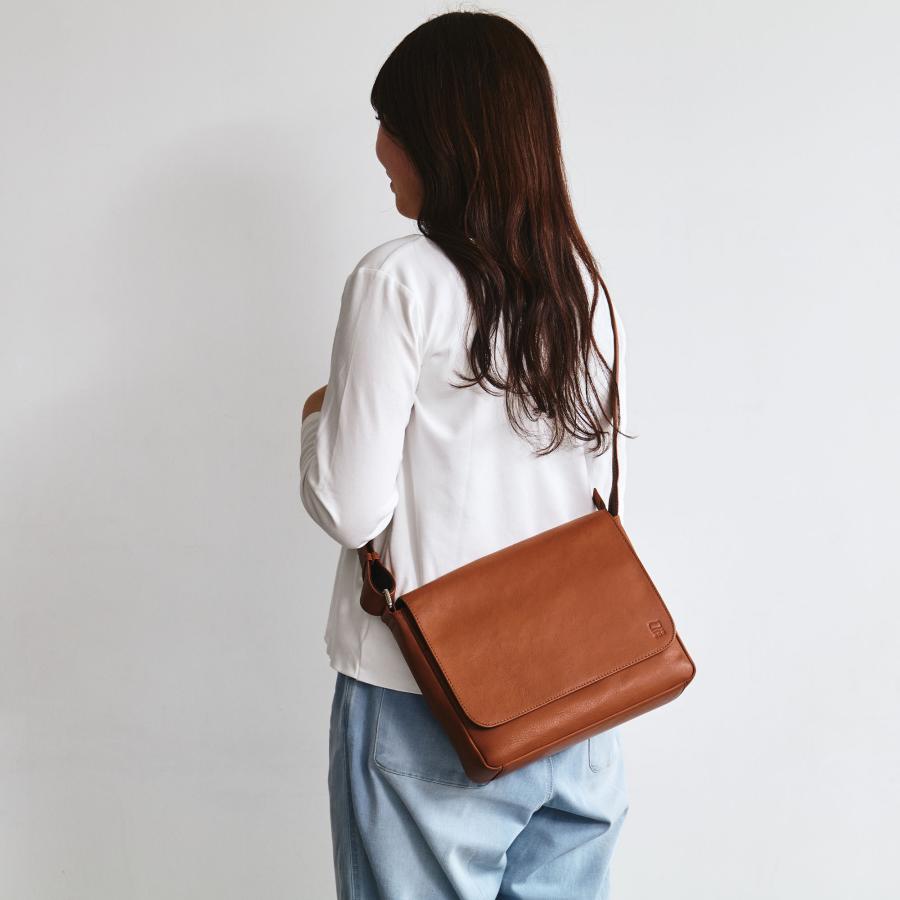 ショルダーバッグ メンズ 本革 レザー ブランド ファスナー 付き