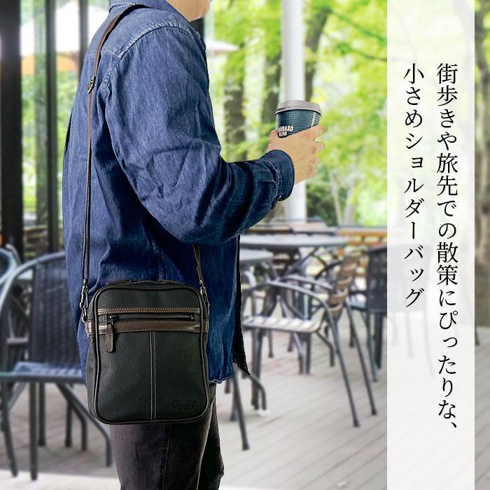 ショルダーバックを下げた小まめさん ショルダーバッグ メンズ 小さい 小さめ 日本製 豊岡製鞄 縦型 60代 斜