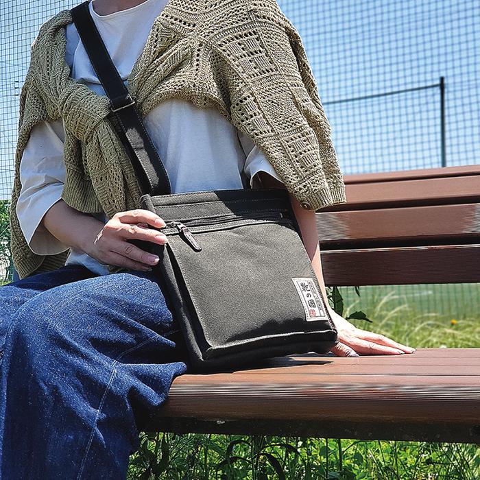 57 以上節約 ショルダーバッグ メンズ レディース お出掛け 旅行 散策 街歩き A5 軽量 日本製 斜めがけ おしゃれ 撥水帆布 キャンバス布 紺 緑 ベージュ 豊岡製鞄 Kbn Stevenbrooke Com