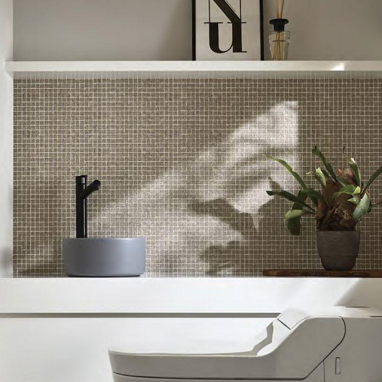 壁紙屋本舗 のりなし 壁紙 シンプル タイル 茶色 ブラウン スクエア モザイク スクエア Sfe 6184 Fe 6184 1m単位 切売 壁紙屋本舗 Paypayモール店 通販 Paypayモール