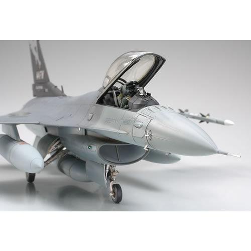 H-4950344611010 タミヤ 1／48 傑作機シリーズ No.101 ロッキードマーチン F-16C （ブロック25／32） ファイティングファルコン アメリカ州空軍｜kaden-sakura｜02