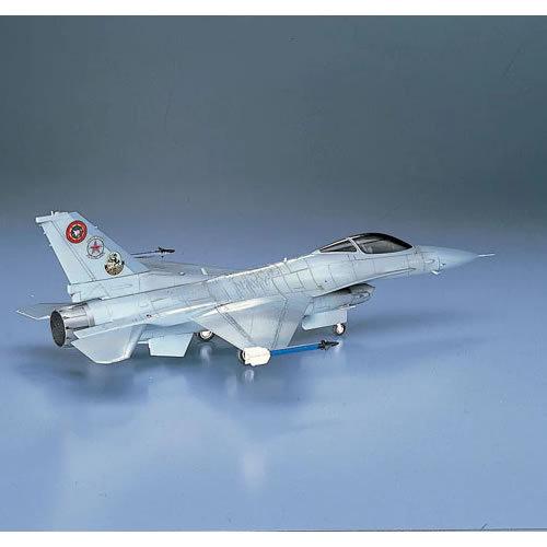 ハセガワ H-4967834013421 1／72 アメリカ海軍 F-16N トップガン
