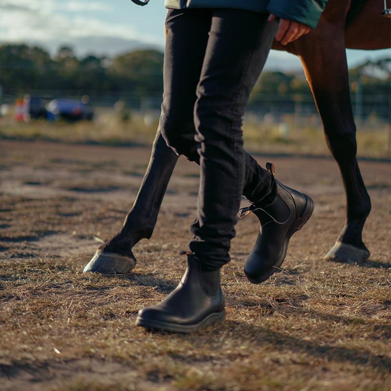 いよいよ人気ブランド ブーツ 《BLUNDSTONE》BLUNDSTONE HI