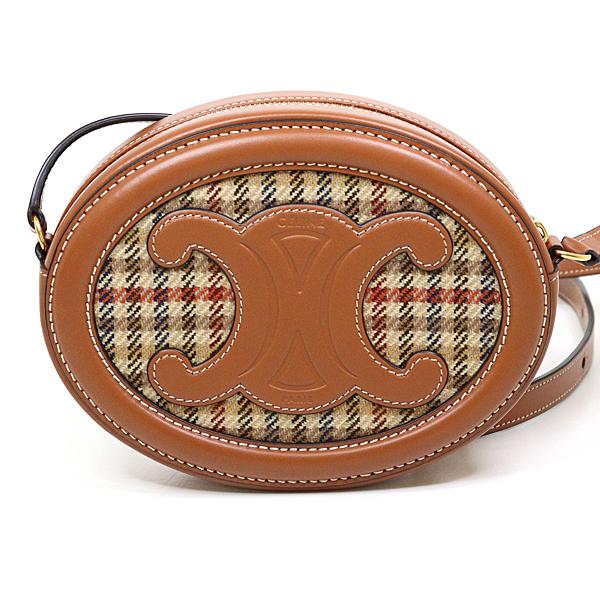 【値下げ中】セリーヌ　クロスボディ　オーバルパースキュイルトリオンフ　ショルダー CELINE セリーヌ クロスボディ オーバルパース キュイル トリオンフ