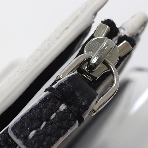 マークジェイコブス MARC JACOBS 二つ折り財布 M0017061 コンパクト シルバー金具 【中古】Sランク MARC JACOBS（マーク・ジェイコブス） 二つ折り財布 M0017061