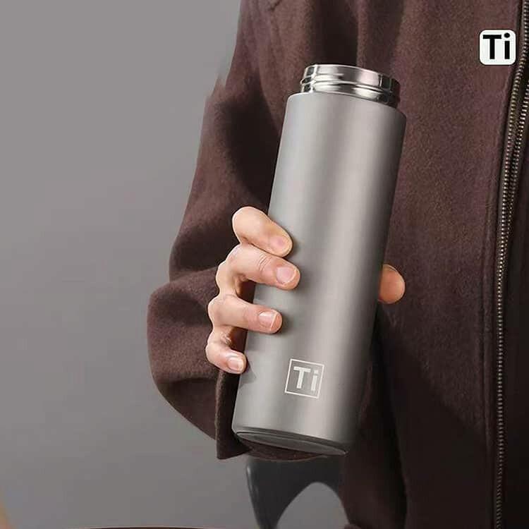 純チタン 水筒 500ml 真空二重 真空断熱 保温 保冷 スリム 軽量 直飲み
