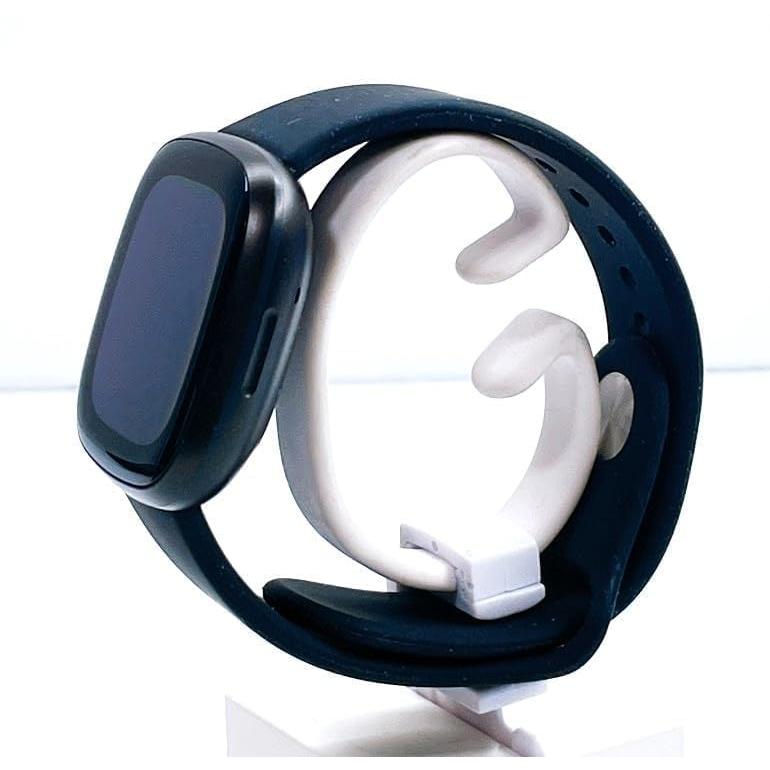 Fitbit - Fitbit Versa3 Alexa搭載/GPS搭載 スマートウォッチ Bla レンタル] Fitbit Versa3 Alexa搭載/GPS搭載 スマートウォッチ
