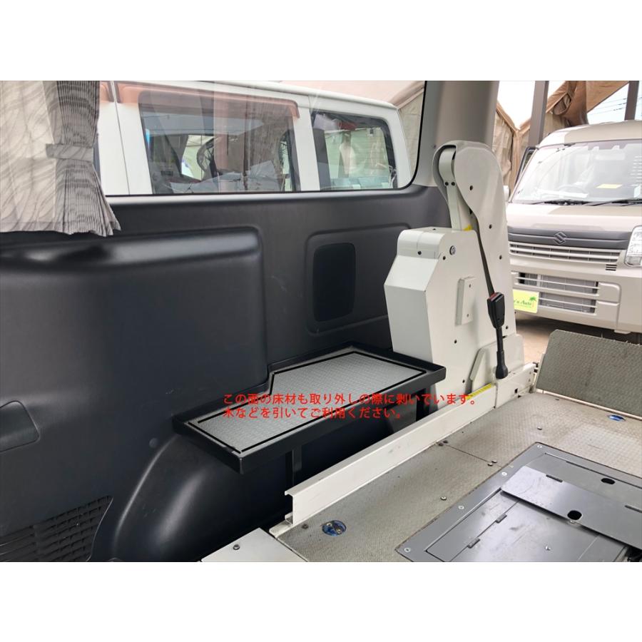 【トヨタハイエース200系】車椅子用パワーリフト純正 ハイエースの車椅子電動リフトで安心してお出掛けできる！｜トランポ