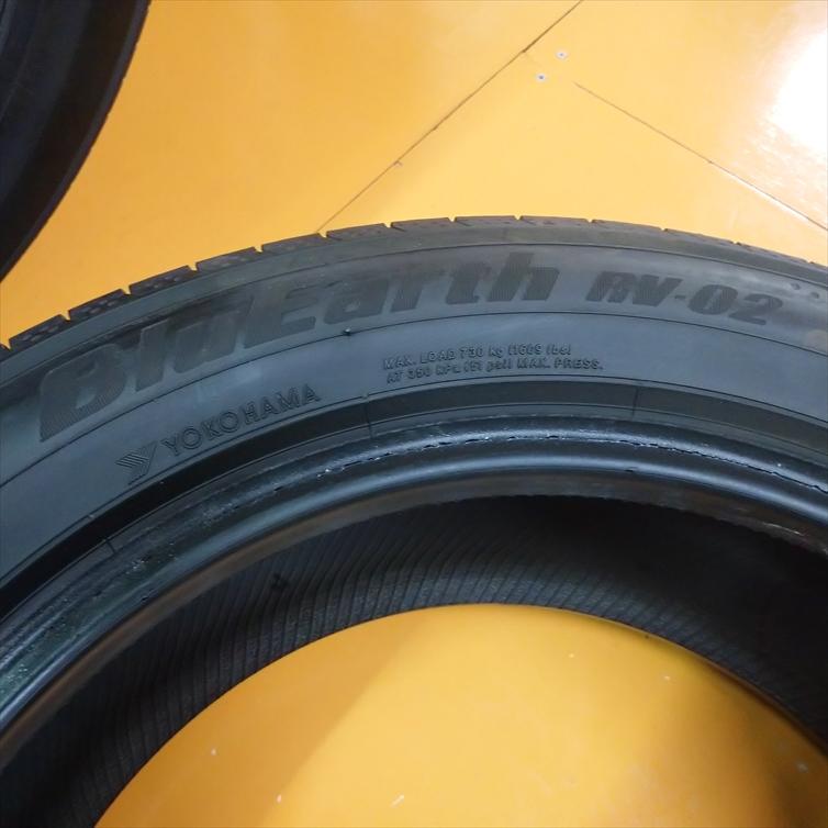N-1031【中古タイヤ】225/55R17 YOKOHAMA BluEarth RV-02 8分山×2本 