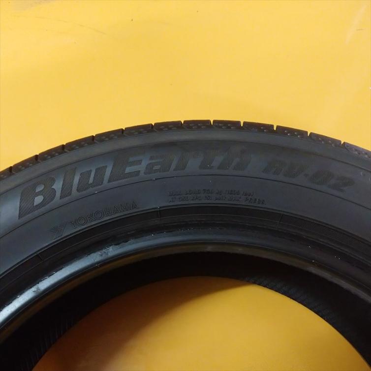 N-1032【中古タイヤ】225/55R17 YOKOHAMA BluEarth RV-02 8分山×2本 