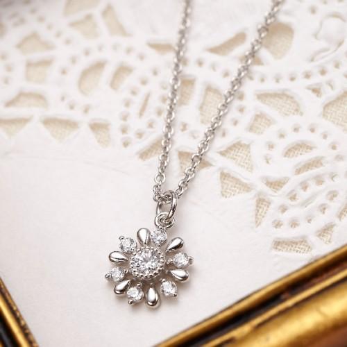 シルバー925製 SWAROVSKI スワロフスキージルコニアをセットした
