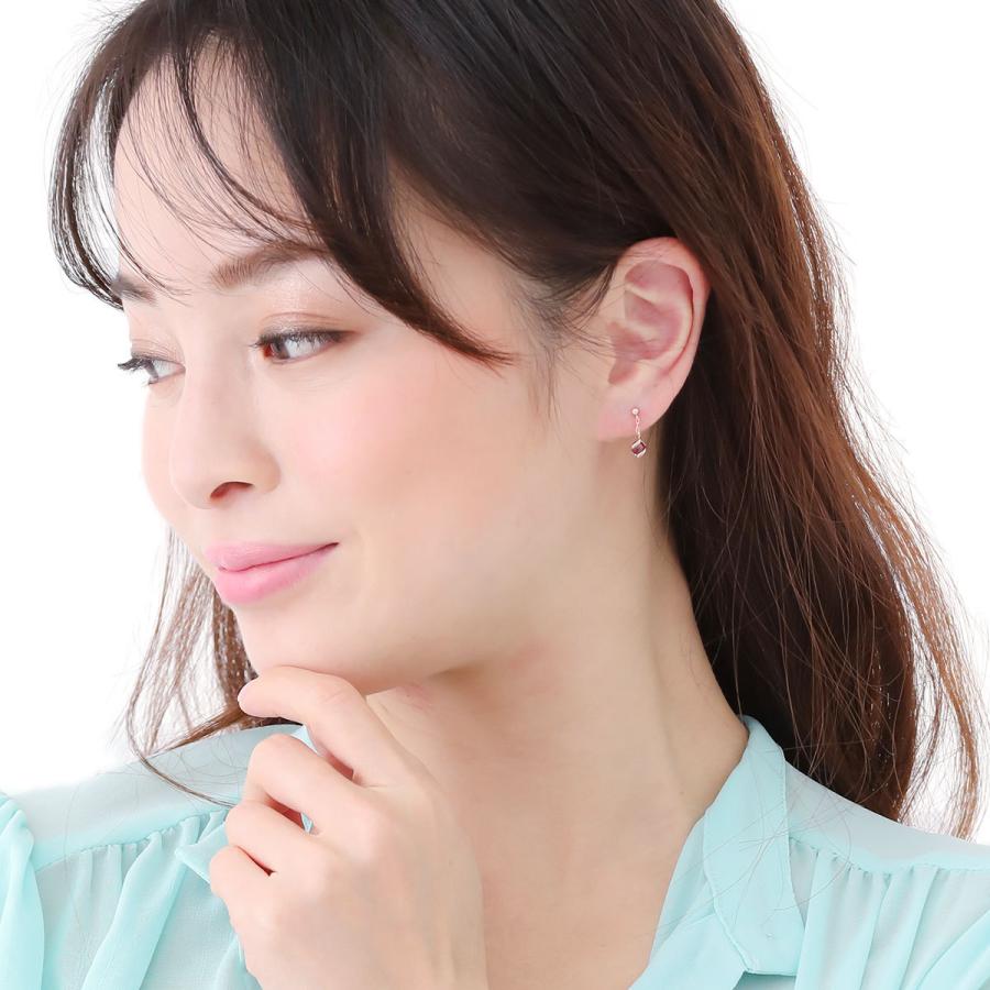 me on... K10ピンクゴールド・薔薇の石を意味するロードライトガーネット ワイン色の輝きは真実の輝き宝石を包むデザインフレーム耳元で揺れるチェ 爆買_5