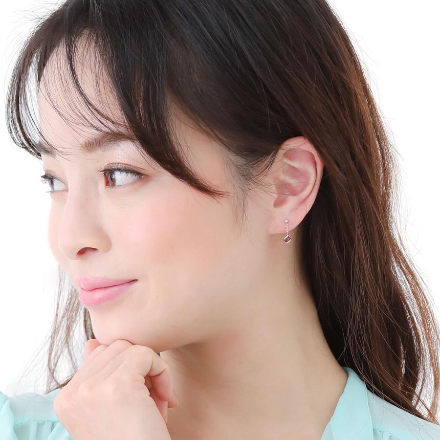 me on... K10ピンクゴールド・薔薇の石を意味するロードライトガーネット ワイン色の輝きは真実の輝き宝石を包むデザインフレーム耳元で揺れるチェ 爆買_7