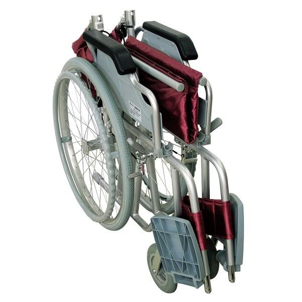 ⭐️完成品⭐️ アルミ製 車椅子 〔ノーパンクタイヤ〕 自走・介助兼用 折り畳み 跳ね上げ式肘掛け 低反発クッション付き 〔介護用品 福祉用品〕 【2896740339】(15136円)