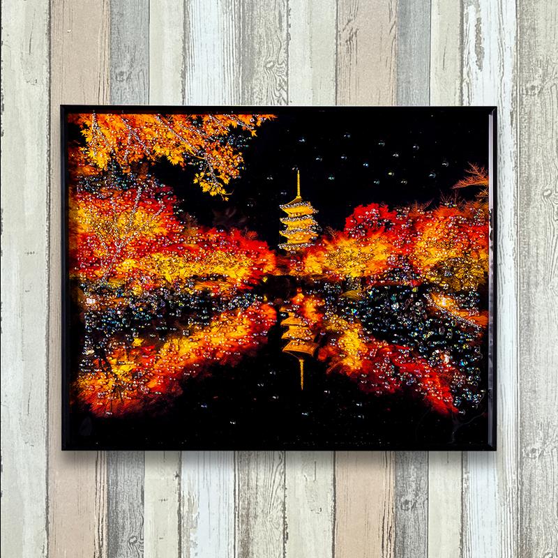 秋の風景 水晶アートパネル 絵画 水晶パネル アートパネル 40×50cm 風景 京都 五重塔 紅葉 秋 金