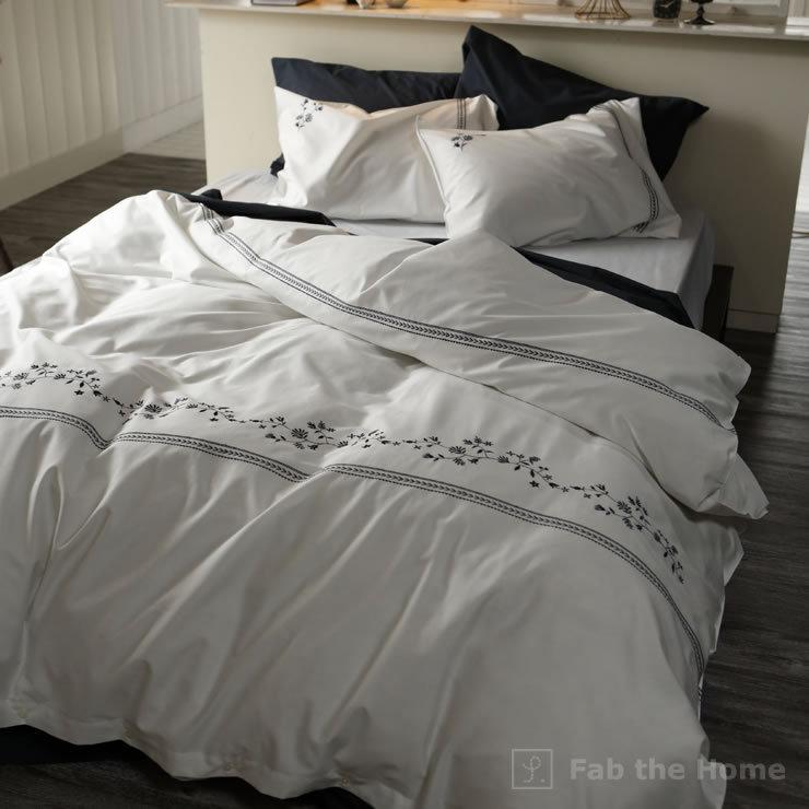 繊細なフラワーモチーフを刺繍した掛け布団カバー シングルサイズ（150