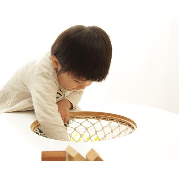 楽しく遊んで楽しくお片づけができる たまご型テーブル ※代引き不可