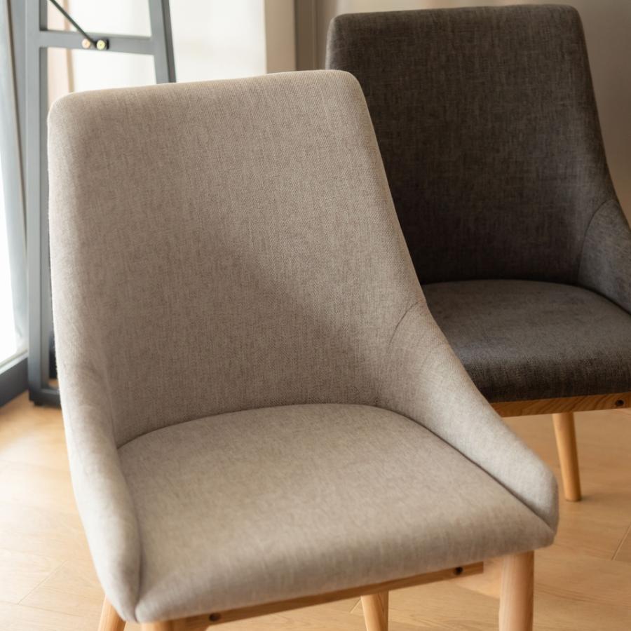 ダイニングチェア 身体 曲線 フォルム 木目 背もたれ 柔らかい カーブ