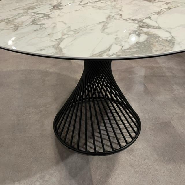 calligaris カリガリス オシャレ 丸ダイニングテーブル 組立設置 calligaris カリガリス オシャレ 丸ダイニングテーブル 組立設置
