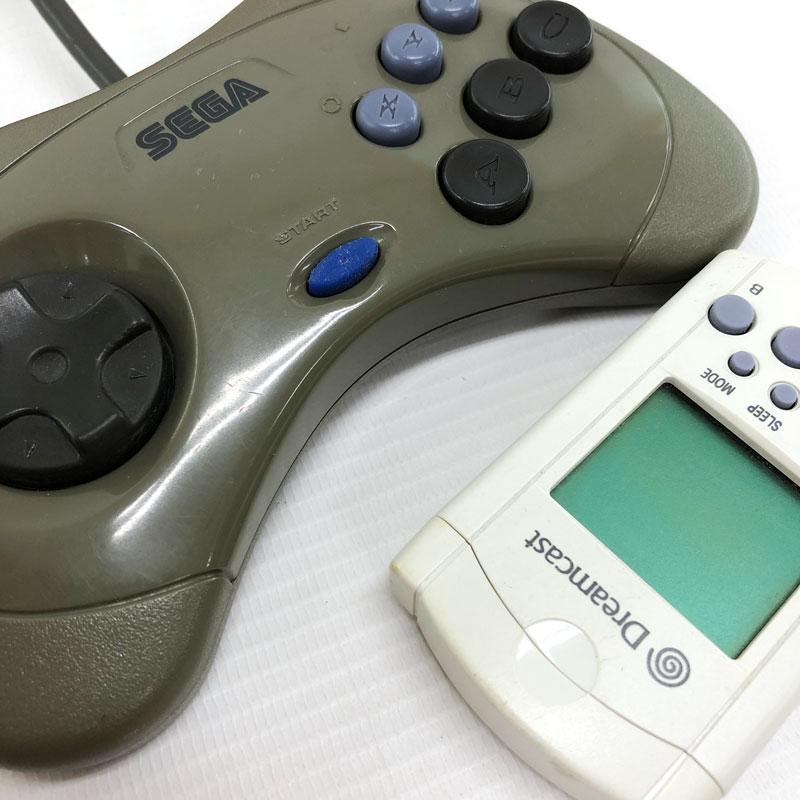 ジャンク扱い》《レトロ》ドリームキャスト HKT-3000&セガ ジャンク扱い》《レトロ》ドリームキャスト HKT-3000&セガ