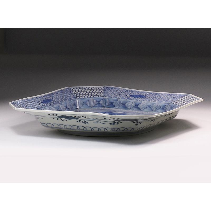 古伊万里 角皿 江戸時代後期-明治時代 染付線描小紋地牡丹文 額 古伊万里 角皿 江戸時代後期-明治時代 染付線描小紋地牡丹文 額