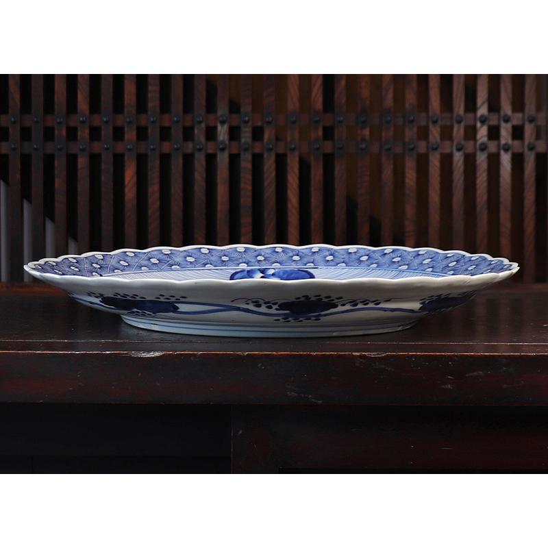 古伊万里 大皿 江戸時代後期-明治時代 染付牡丹文輪花形 45.5cm 古伊万里 大皿 江戸時代後期-明治時代 染付牡丹文輪花形 45.5cm