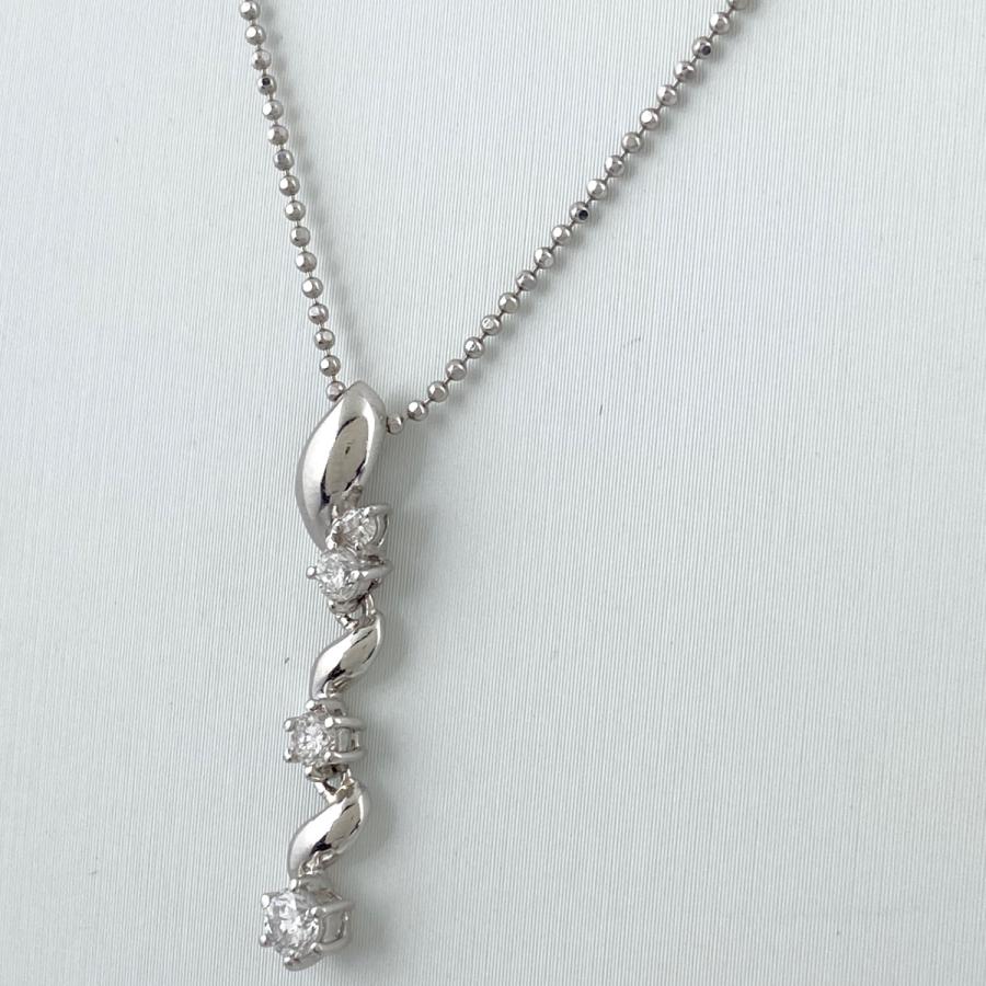 メレダイヤ デザインペンダントネックレス18KWG 0.48CT の刻印あり 
