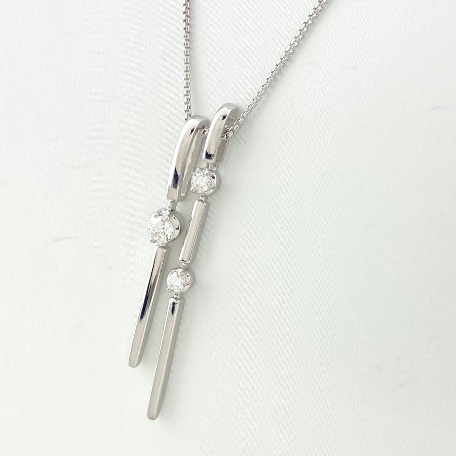 メレダイヤ デザインペンダントネックレス18KWG 0.48CT の刻印あり 