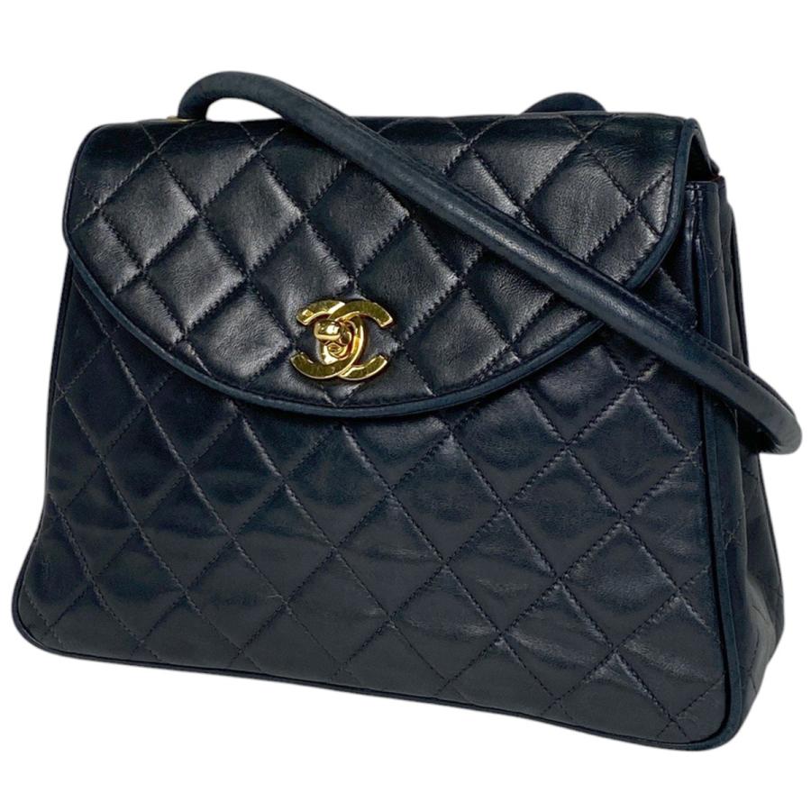 CHANEL ブラックレザー ショルダーバッグマトラッセ