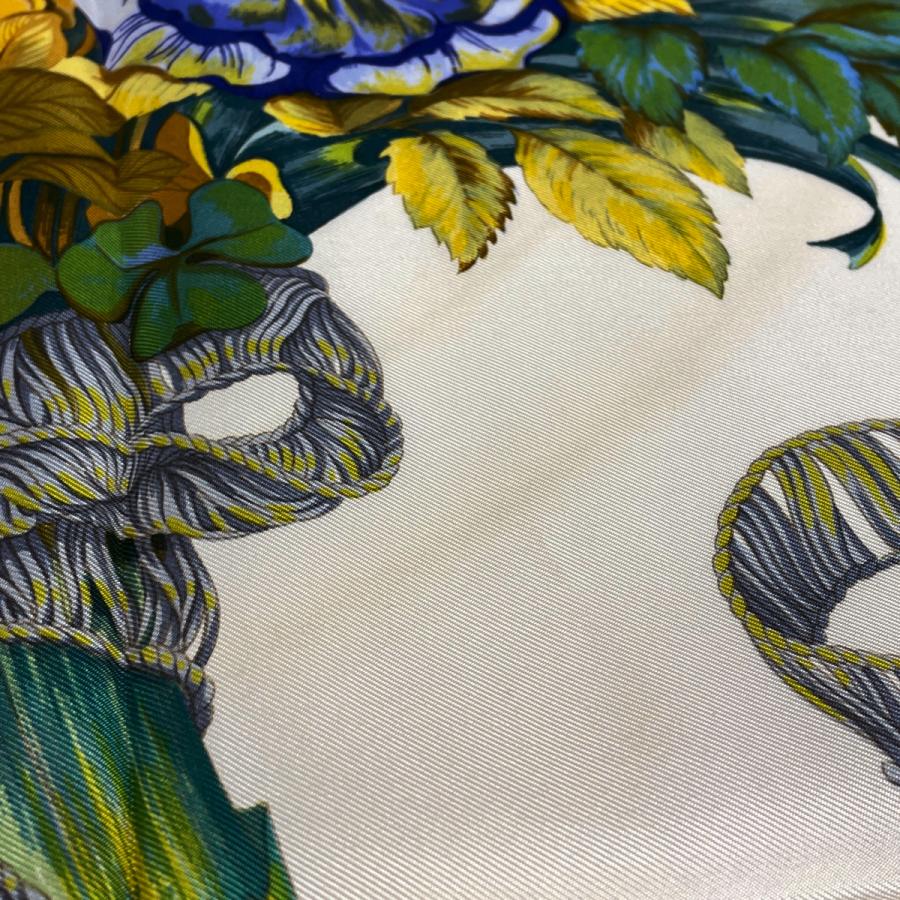 HERMES スカーフ　カレ90 REGINA 女王陛下 エルメス カレ90 REGINA 女王陛下 スカーフ シルク ネイビー