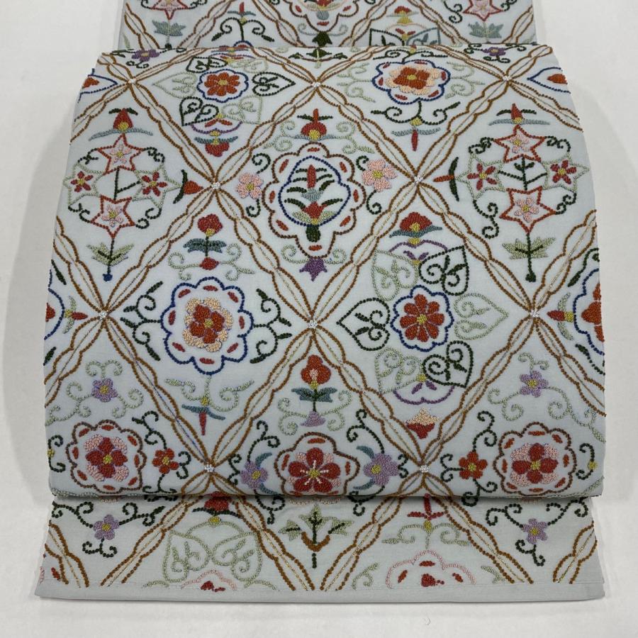 袋帯 美品 逸品 華文 草花 相良刺繍 刺繍 喰らわ 薄茶色 六通 正絹 