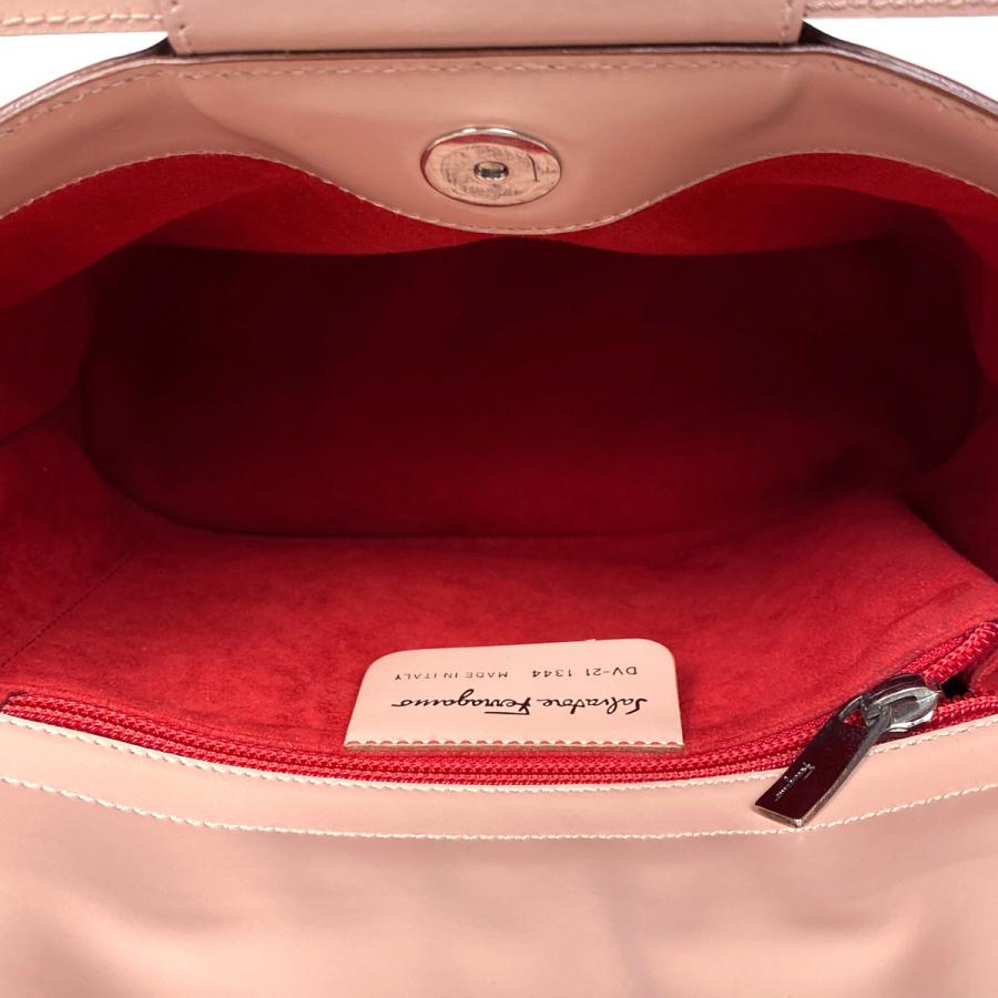 FERRAGAMO サルヴァトーレフェラガモ Salvatore Ferragamo ロゴ FERRAGAMO サルヴァトーレフェラガモ Salvatore Ferragamo ロゴ