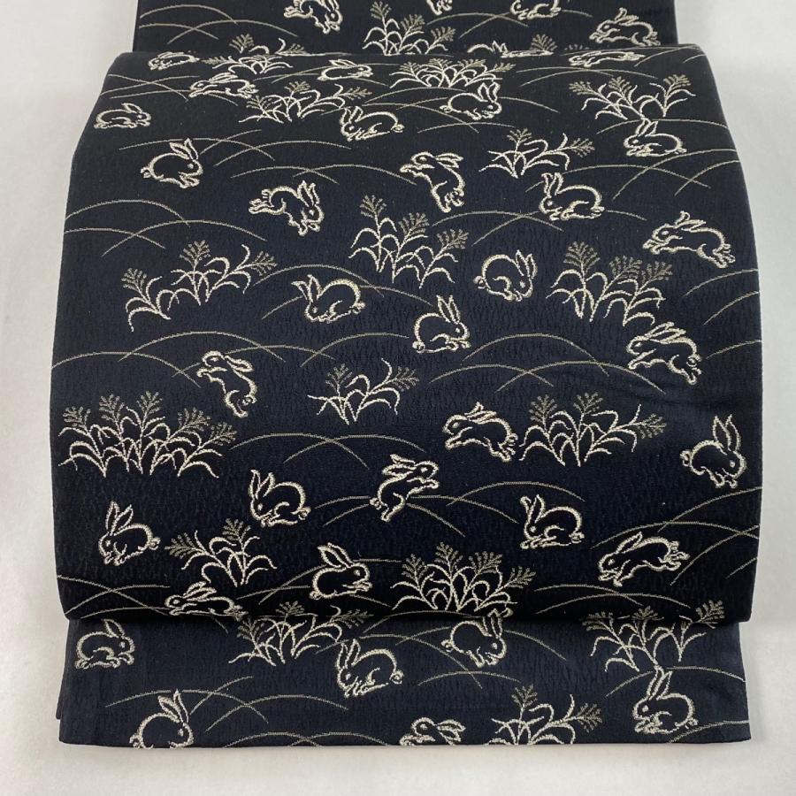 袋帯 美品 名品 うさぎ 芝 黒 六通 正絹 中古 : 1000079619010 