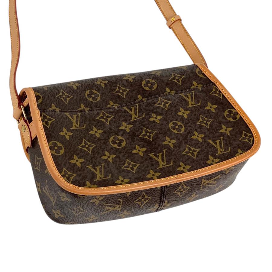 LOUIS VUITTON（ルイ・ヴィトン） ソローニュ 斜め掛け ショルダー 