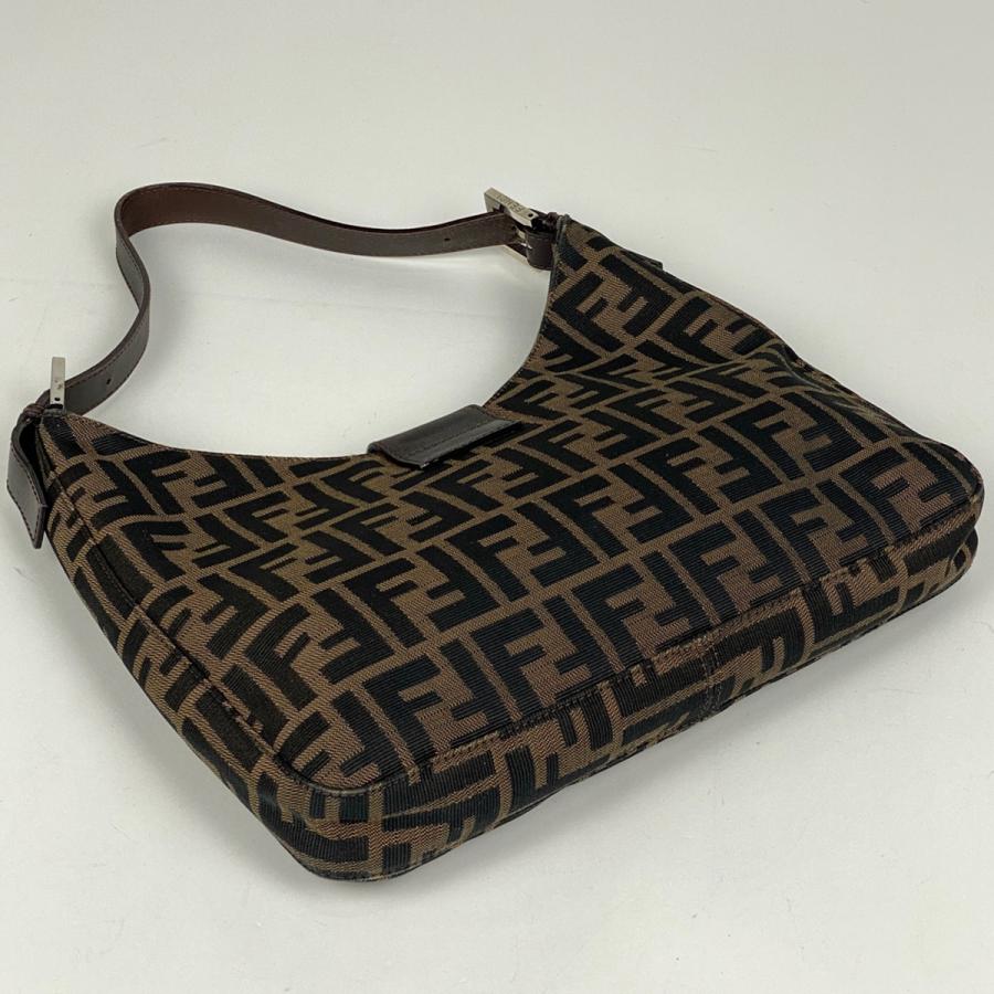 FENDI フェンディ ズッカ柄 ショルダーバッグ 肩掛け 総柄 ワン FENDI フェンディ ズッカ柄 ショルダーバッグ 肩掛け 総柄 ワン