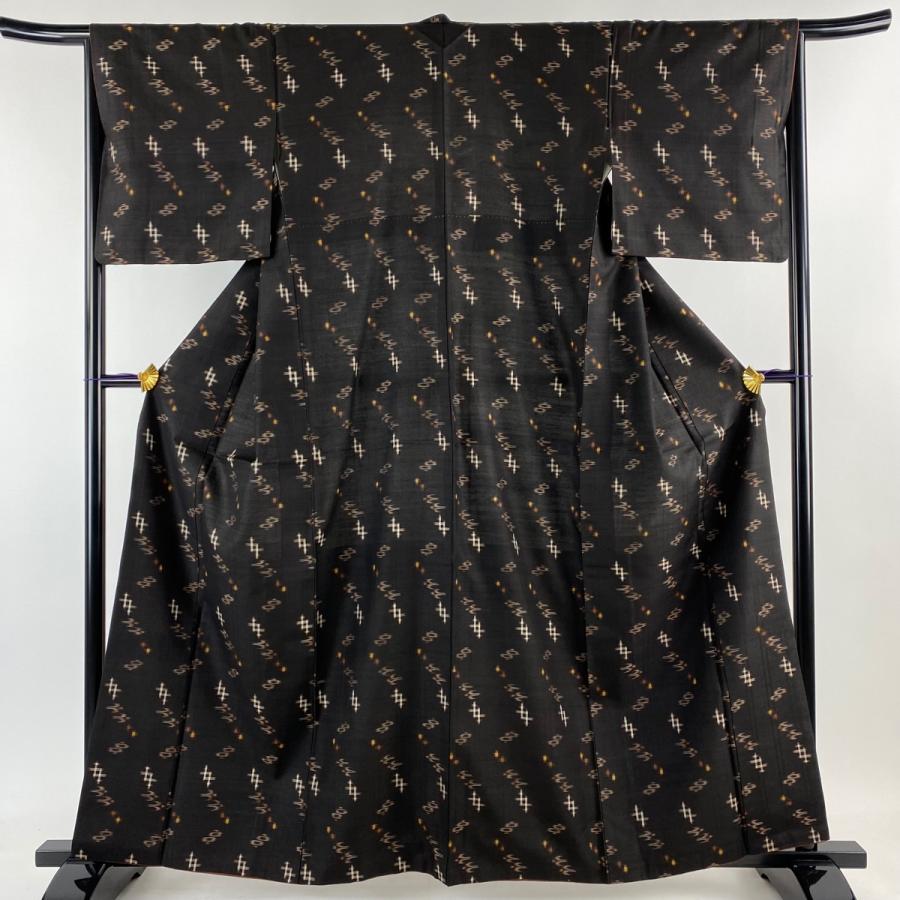 紬 身丈162cm 裄丈65.5cm M 袷 本場久米島紬 証紙あり 十字絣 焦茶色  